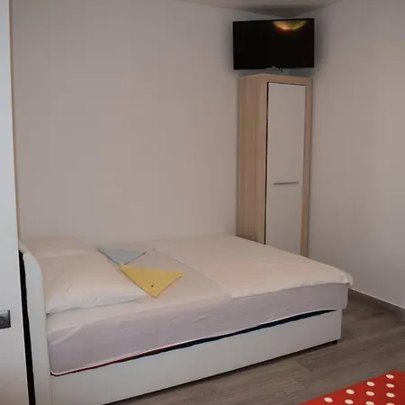 Apartmani Celjak Pag Town Esterno foto