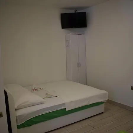 Apartmani Celjak Pag Town Esterno foto