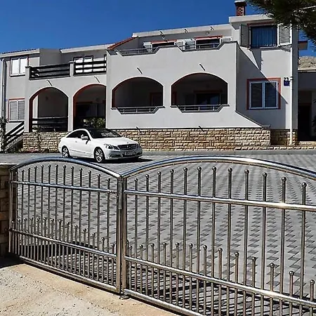 Apartmani Celjak Pag Town Esterno foto
